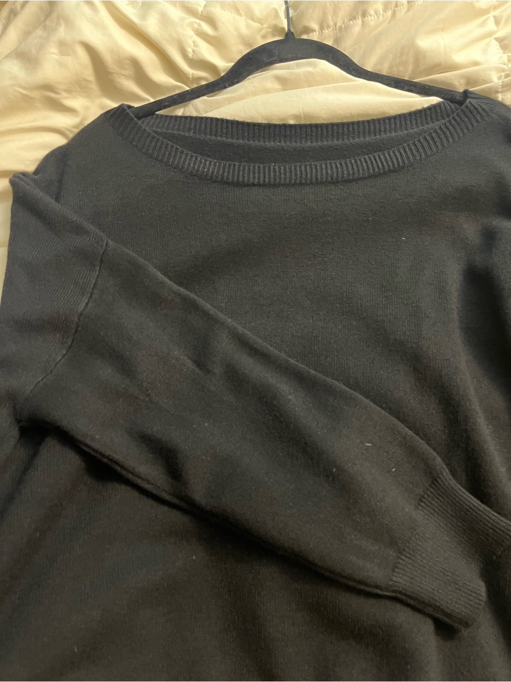Off Shoulder Sweater - Picture 4 of 5